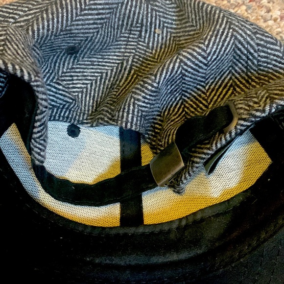 DC COMICS BATMAN HAT - Picture 3 of 6